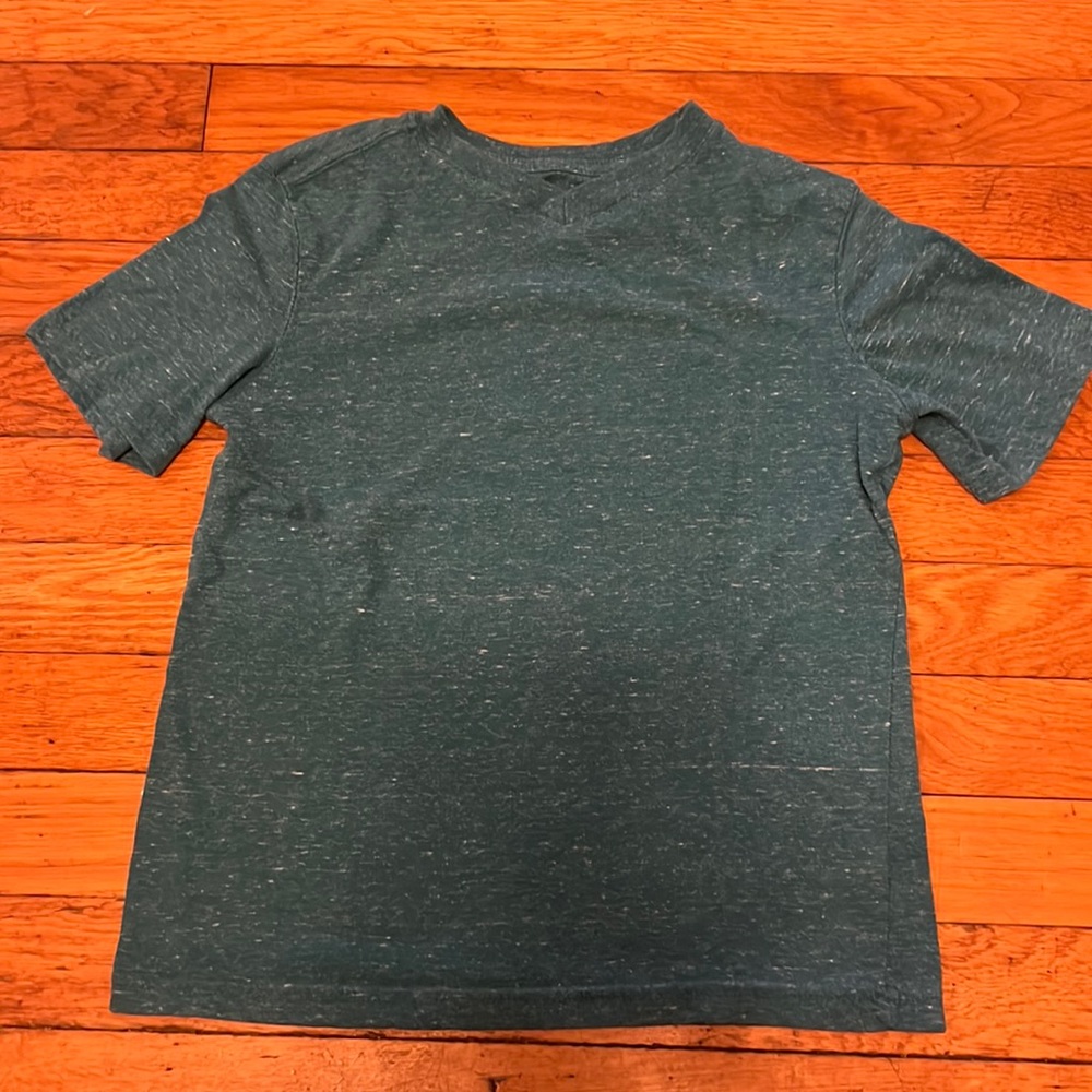 V-neck turquoise tee